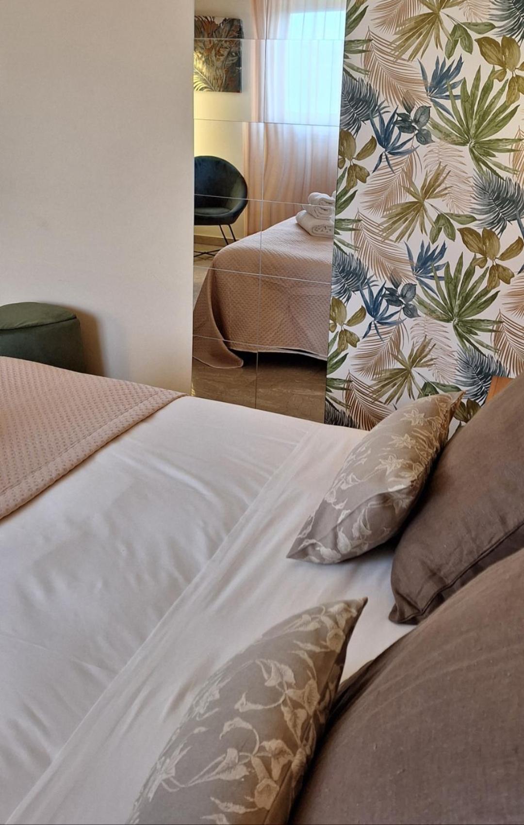 Laranda Rooms Мілаццо Номер фото